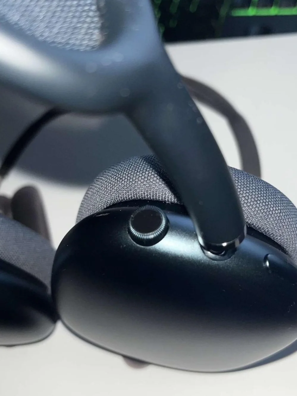 Apple AirPods Max Over-Ear Headphones - Space Gray